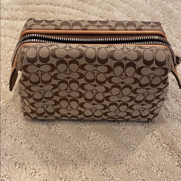 Coach Handbags - Coach make up case